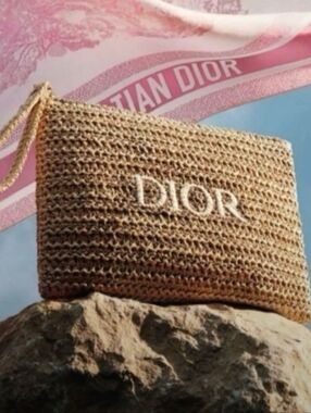 Dior-Logo Raffia Woven Zip Pouch 🤎